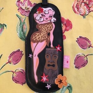 Fluff Jungle Pinup Bag Tag